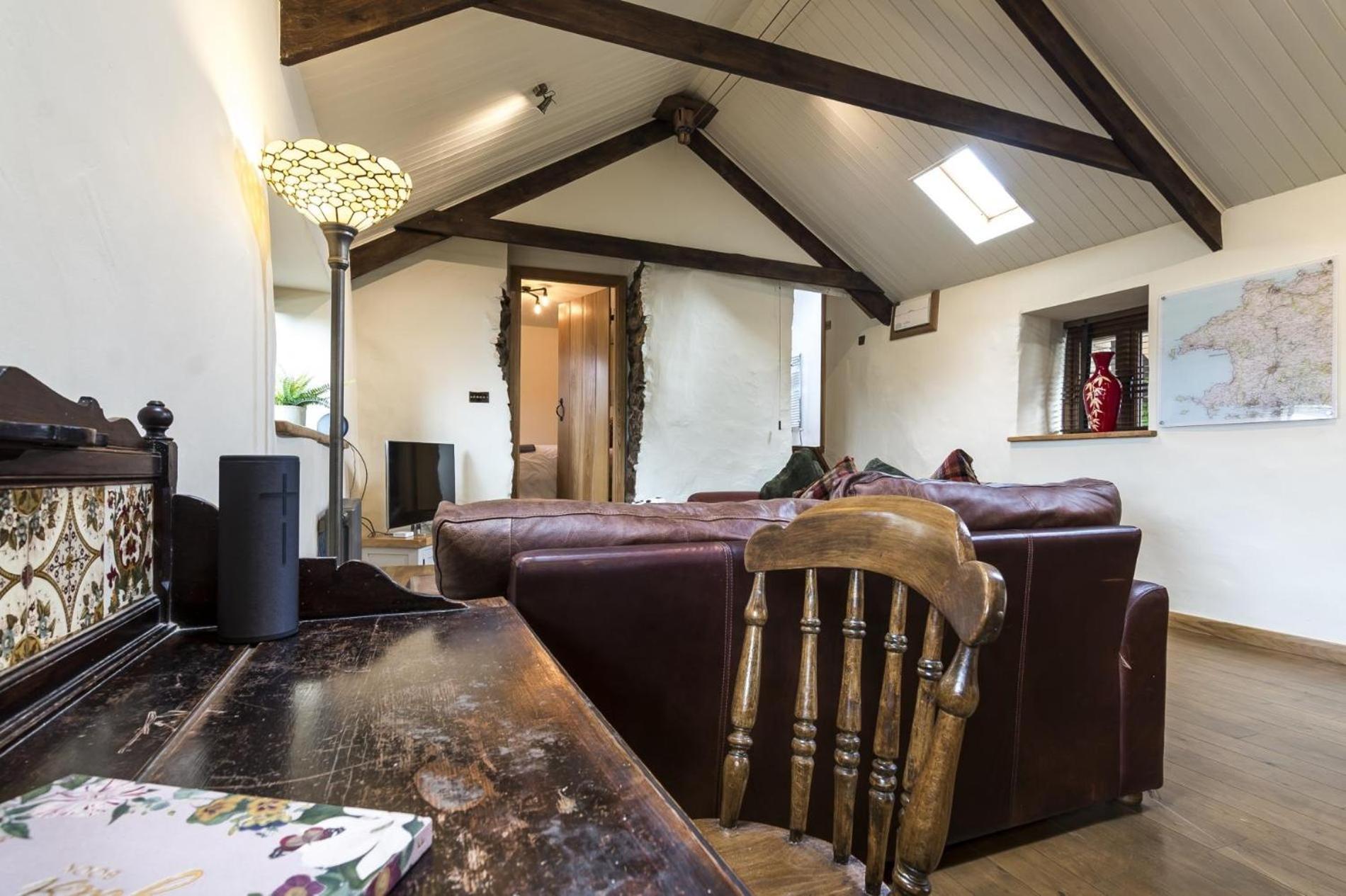 Foxglove - Luxurious Barn Conversion - Blossom Farm Johnston エクステリア 写真